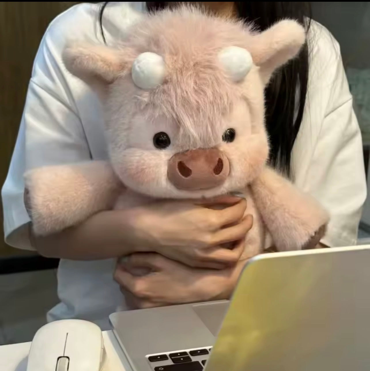 Lavish Running Highland Cow Plushie /PINK